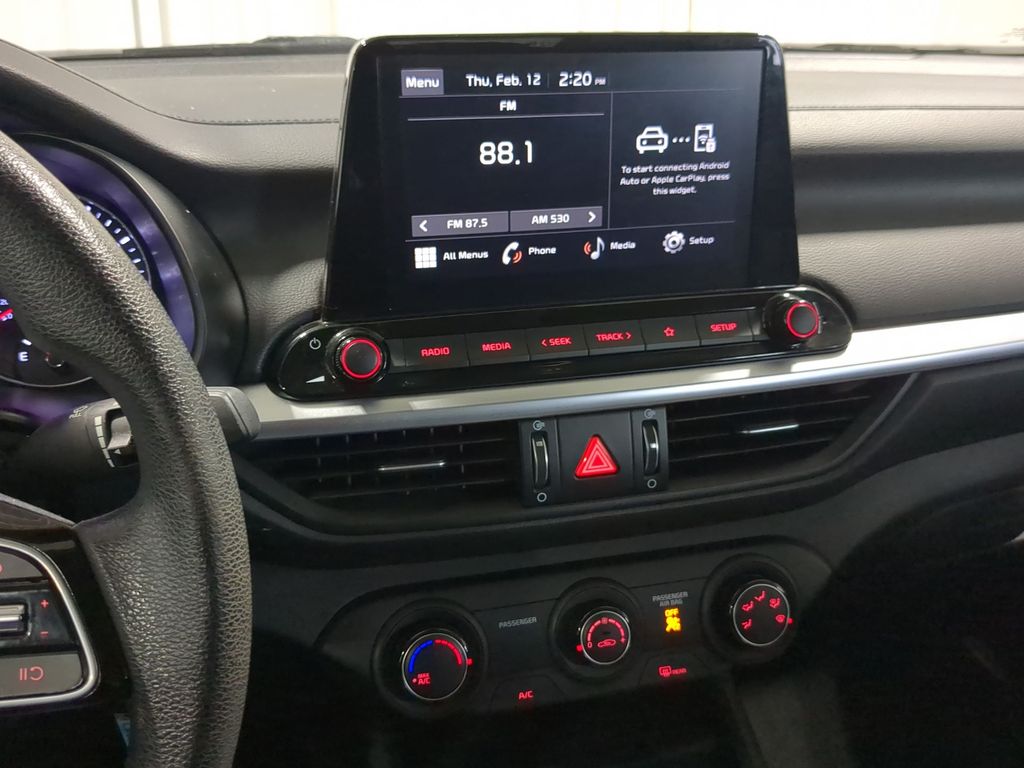 Thumbnail: 2022 Kia Forte - 14