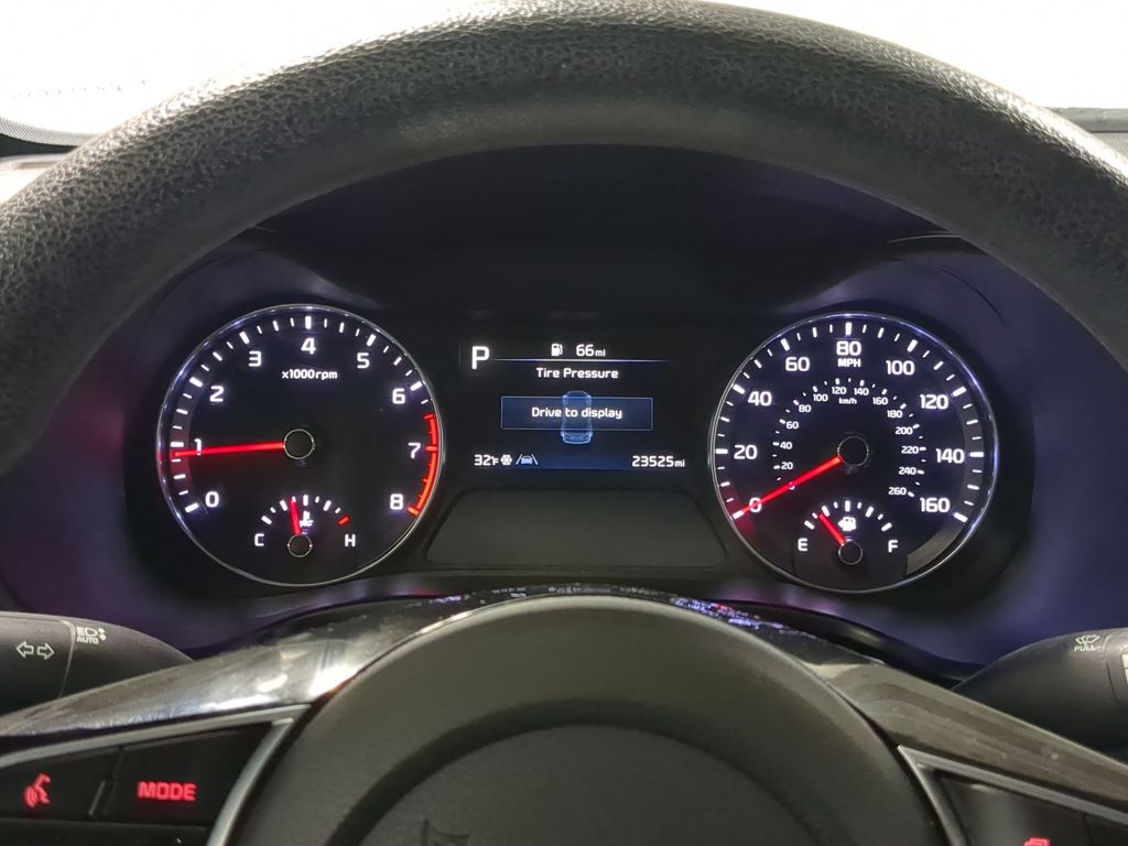 Thumbnail: 2022 Kia Forte - 16