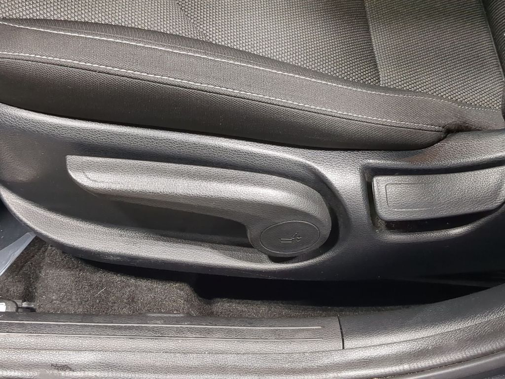 Thumbnail: 2022 Kia Forte - 32