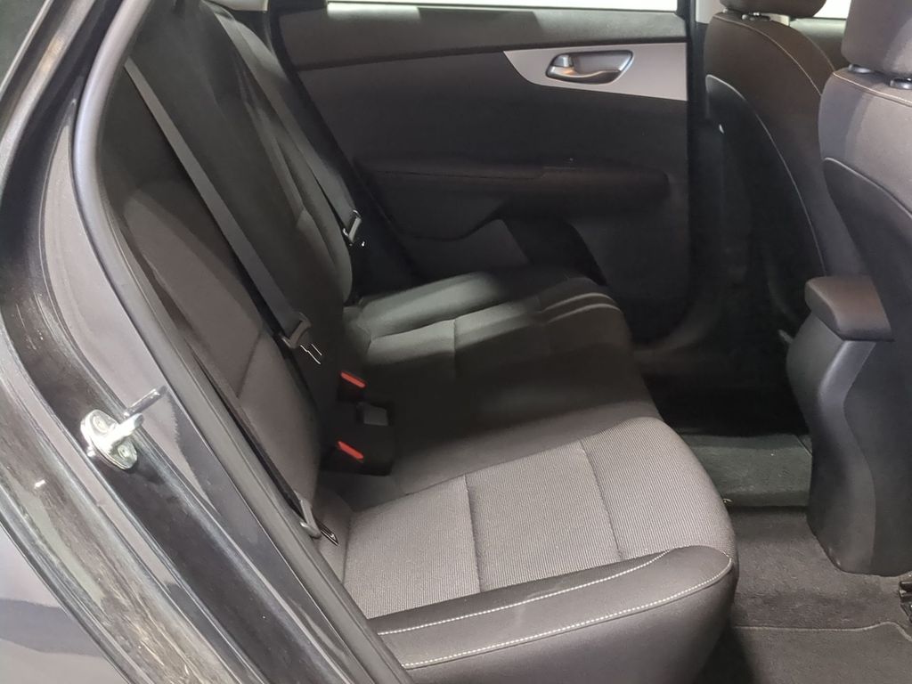 Thumbnail: 2022 Kia Forte - 34