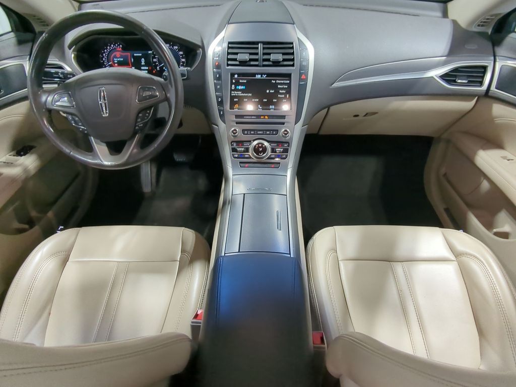 Thumbnail: 2017 Lincoln MKZ - 9