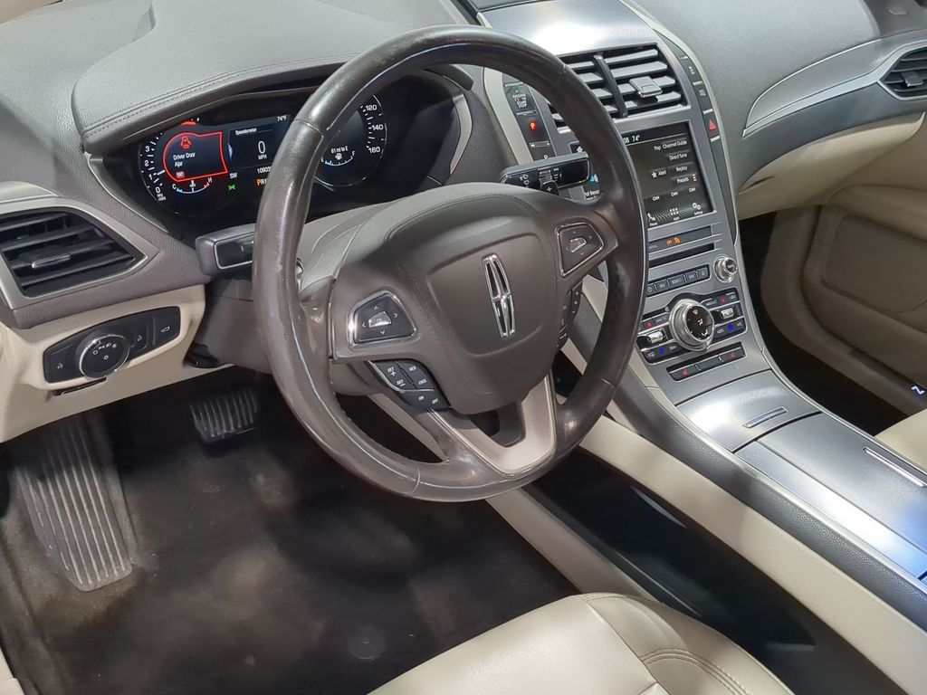 Thumbnail: 2017 Lincoln MKZ - 2