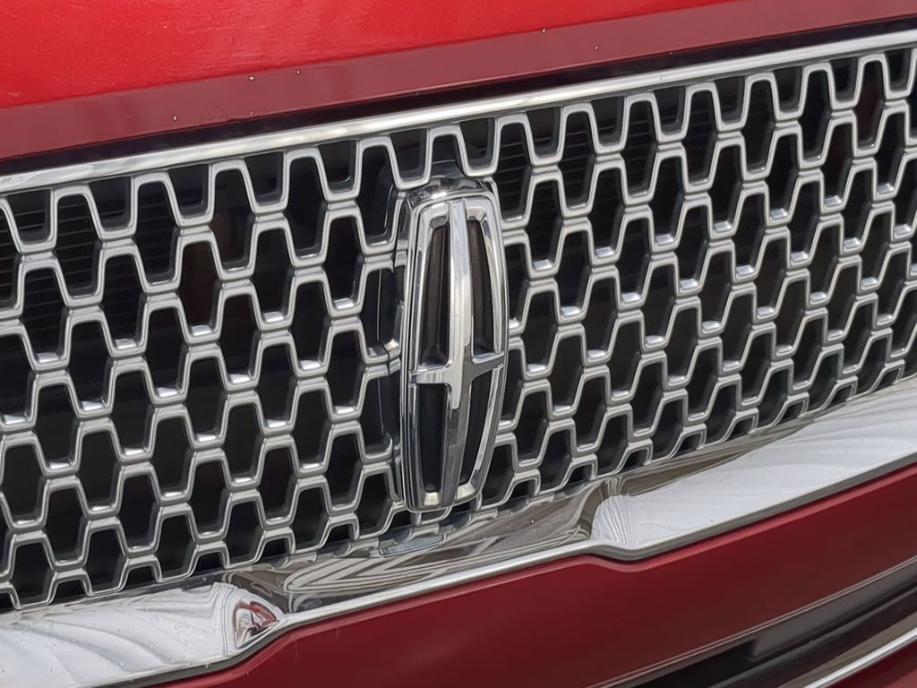 Thumbnail: 2017 Lincoln MKZ - 25