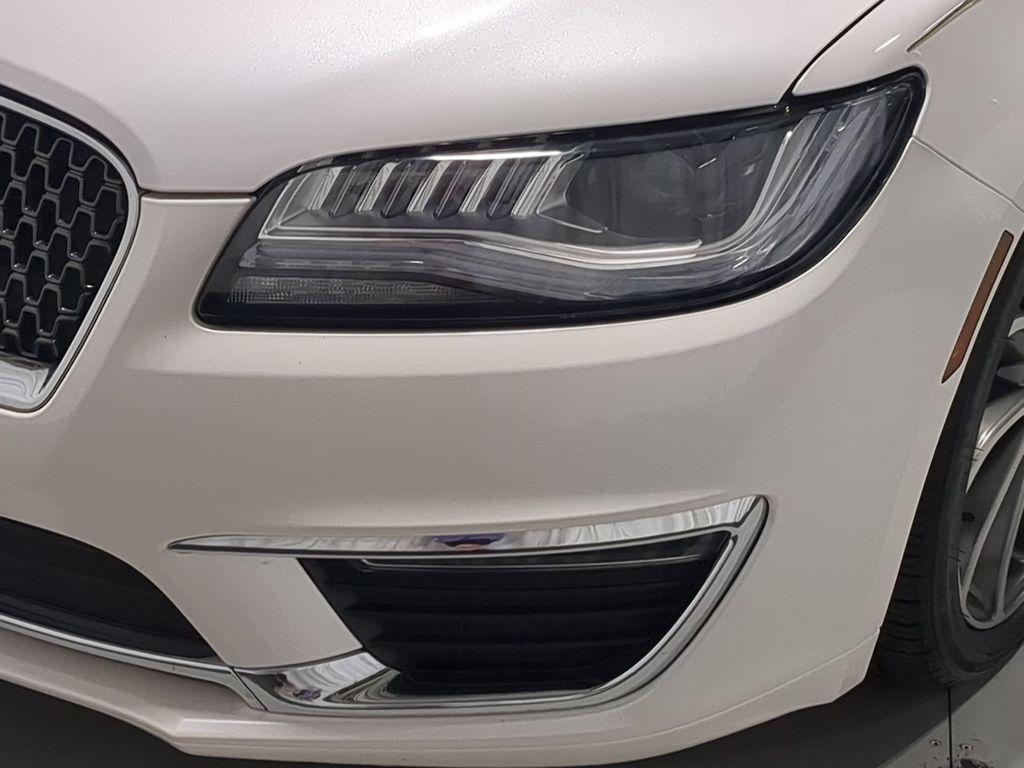 Thumbnail: 2019 Lincoln MKZ - 23