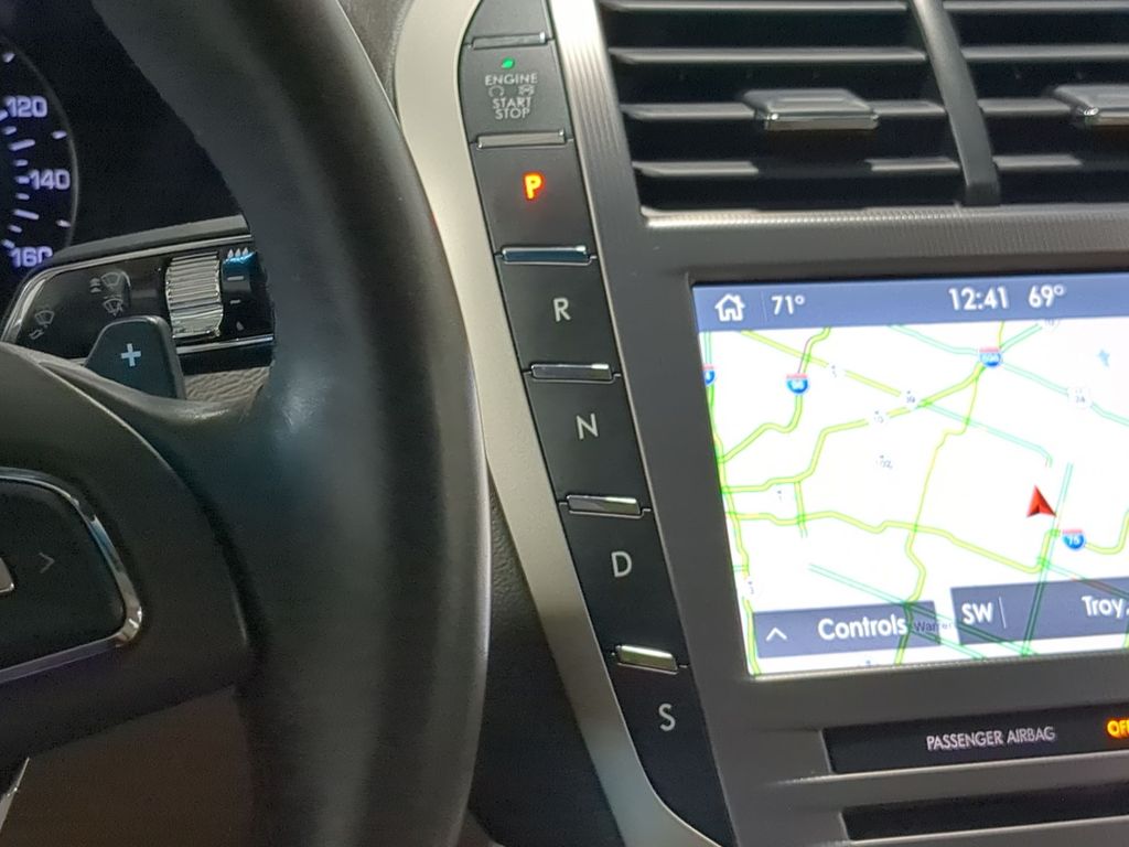 Thumbnail: 2019 Lincoln MKZ - 34