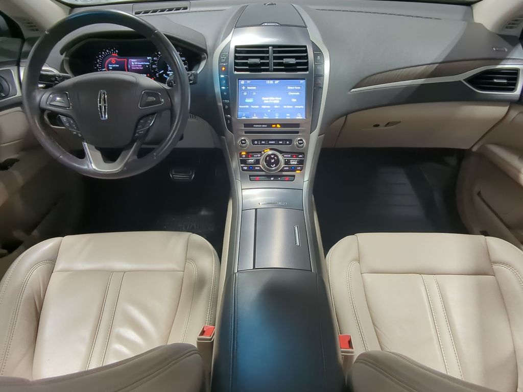 Thumbnail: 2019 Lincoln MKZ - 9