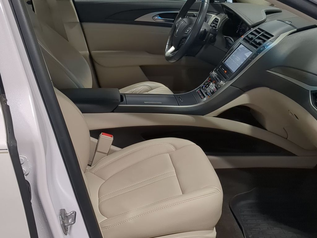 Thumbnail: 2019 Lincoln MKZ - 11