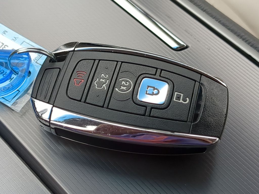 Thumbnail: 2019 Lincoln MKZ - 17