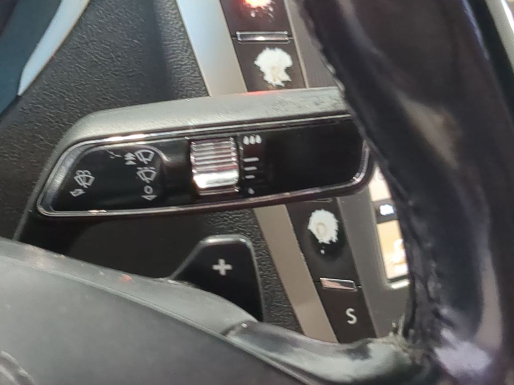 Thumbnail: 2017 Lincoln MKZ - 12