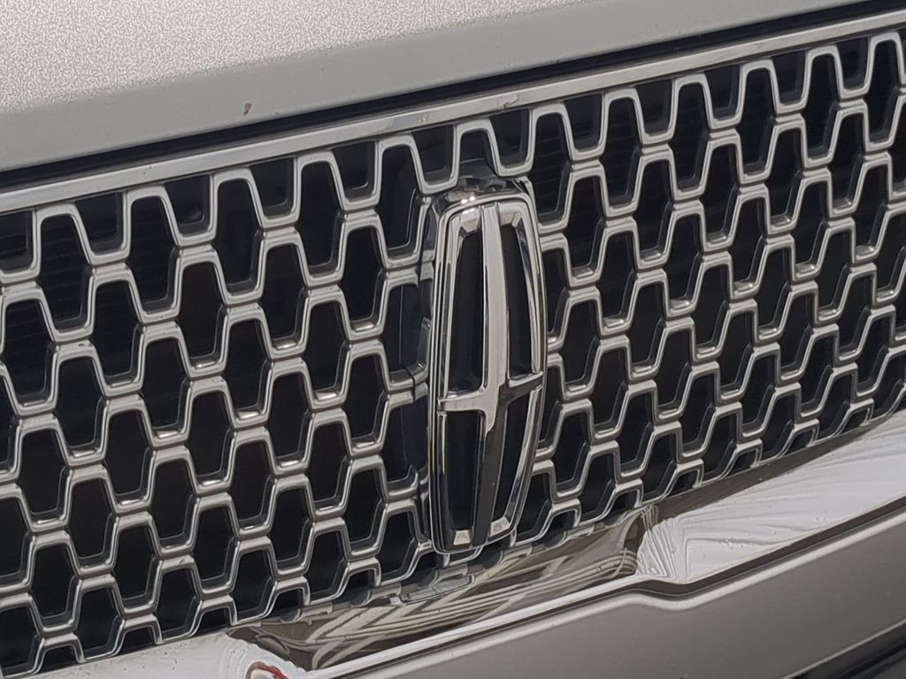 Thumbnail: 2017 Lincoln MKZ - 5