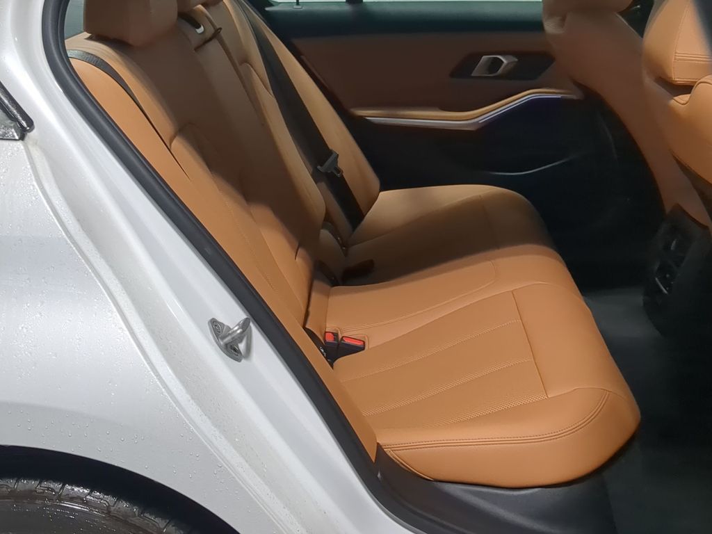 Thumbnail: 2024 BMW 3 Series - 37