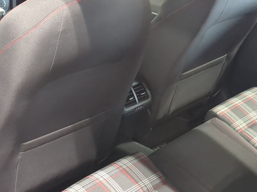 Thumbnail: 2015 Volkswagen Golf - 26