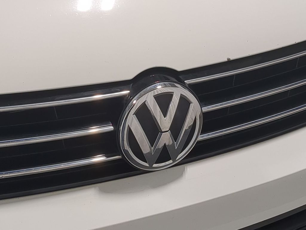Thumbnail: 2016 Volkswagen Jetta - 7