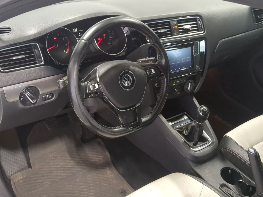 Thumbnail: 2016 Volkswagen Jetta - 2