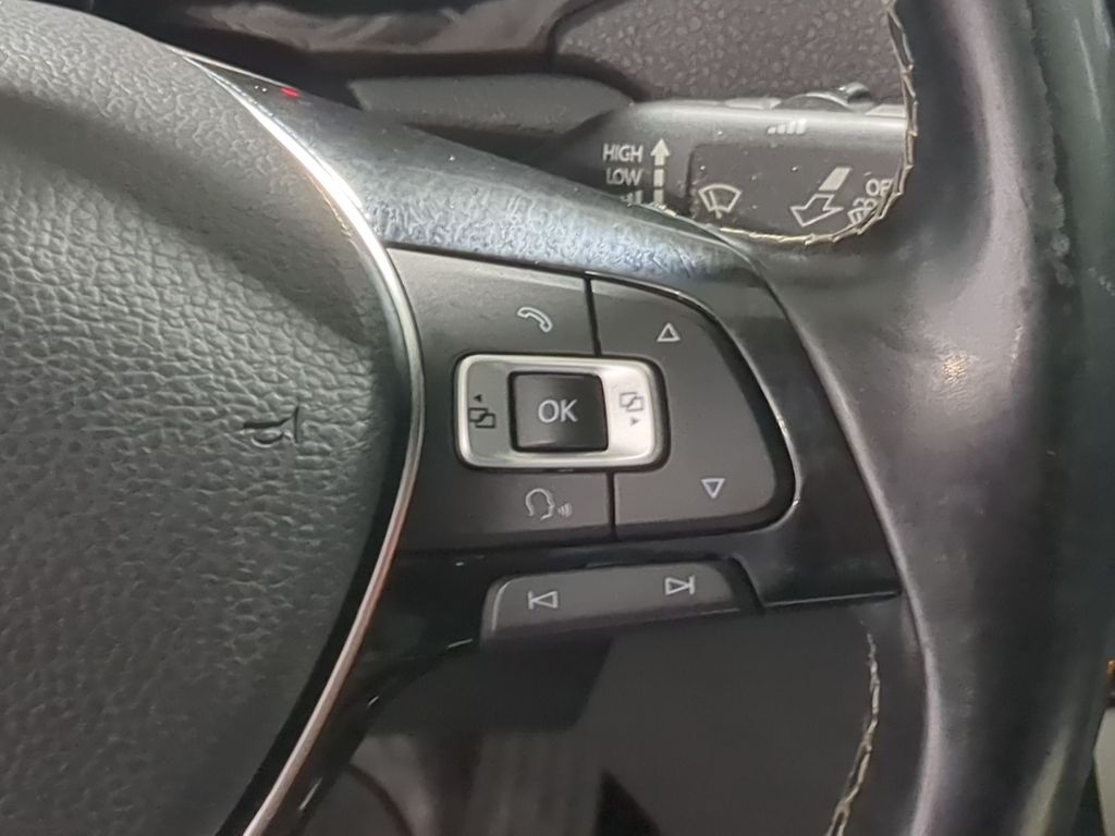 Thumbnail: 2016 Volkswagen Jetta - 30