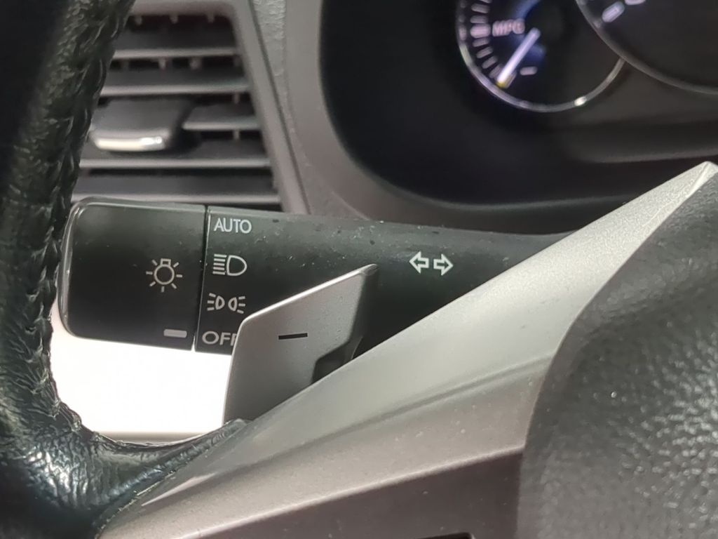 Thumbnail: 2012 Subaru Legacy - 18