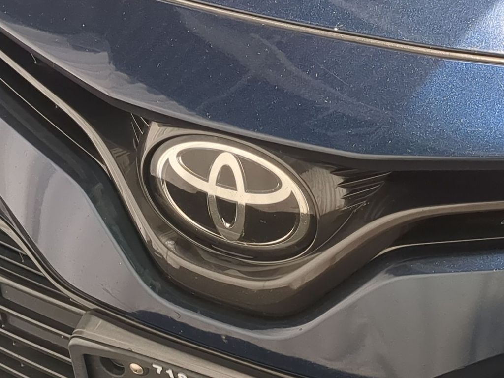 Thumbnail: 2019 Toyota Camry - 7