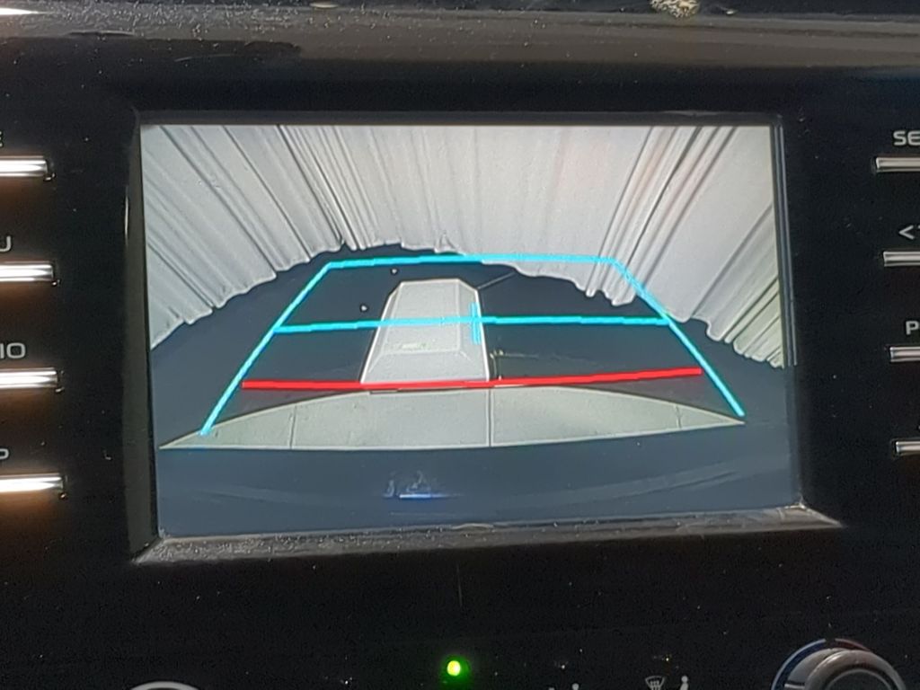 Thumbnail: 2019 Toyota Camry - 32