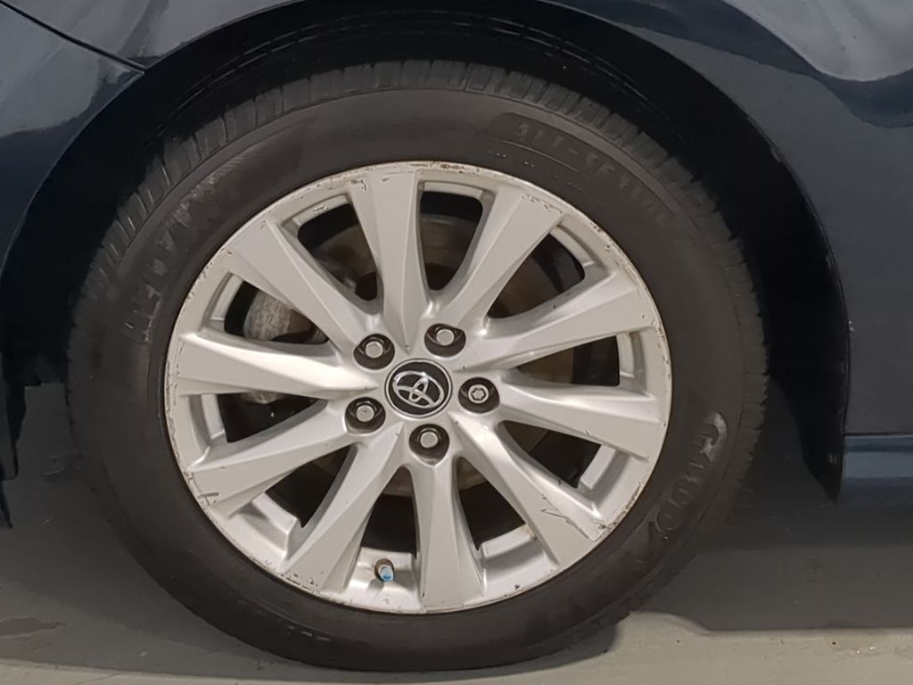 Thumbnail: 2019 Toyota Camry - 8