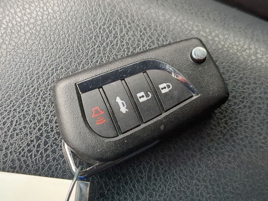 Thumbnail: 2019 Toyota Camry - 17