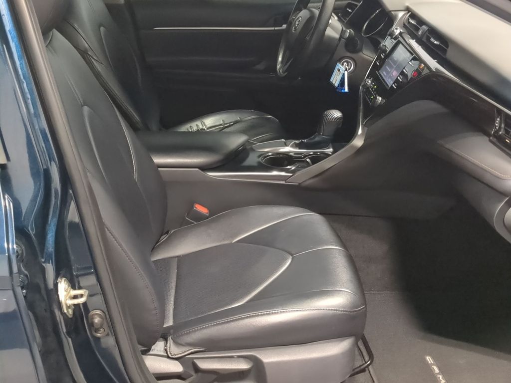 Thumbnail: 2019 Toyota Camry - 11