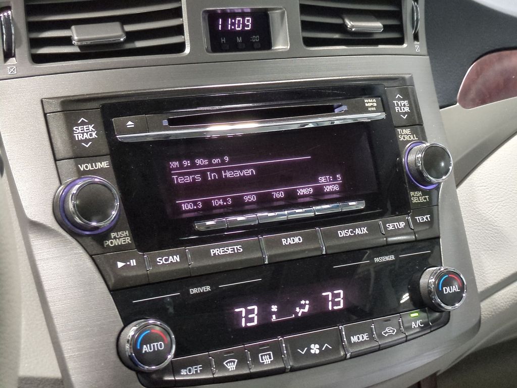 Thumbnail: 2011 Toyota Avalon - 14