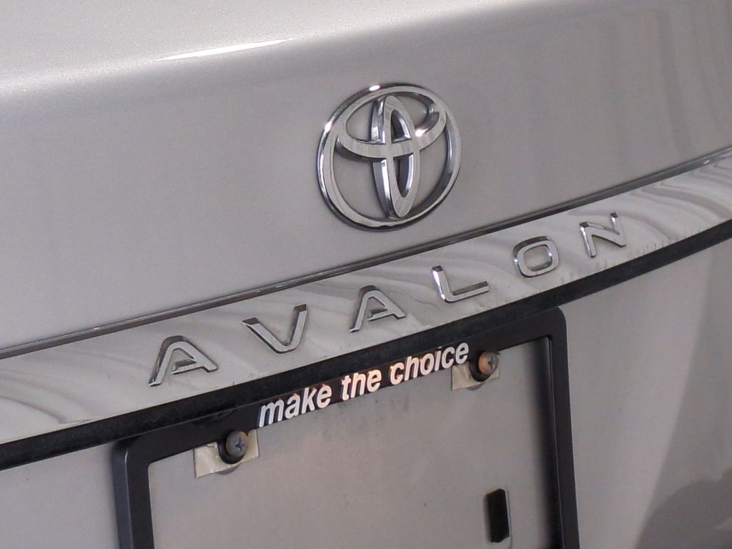 Thumbnail: 2011 Toyota Avalon - 26
