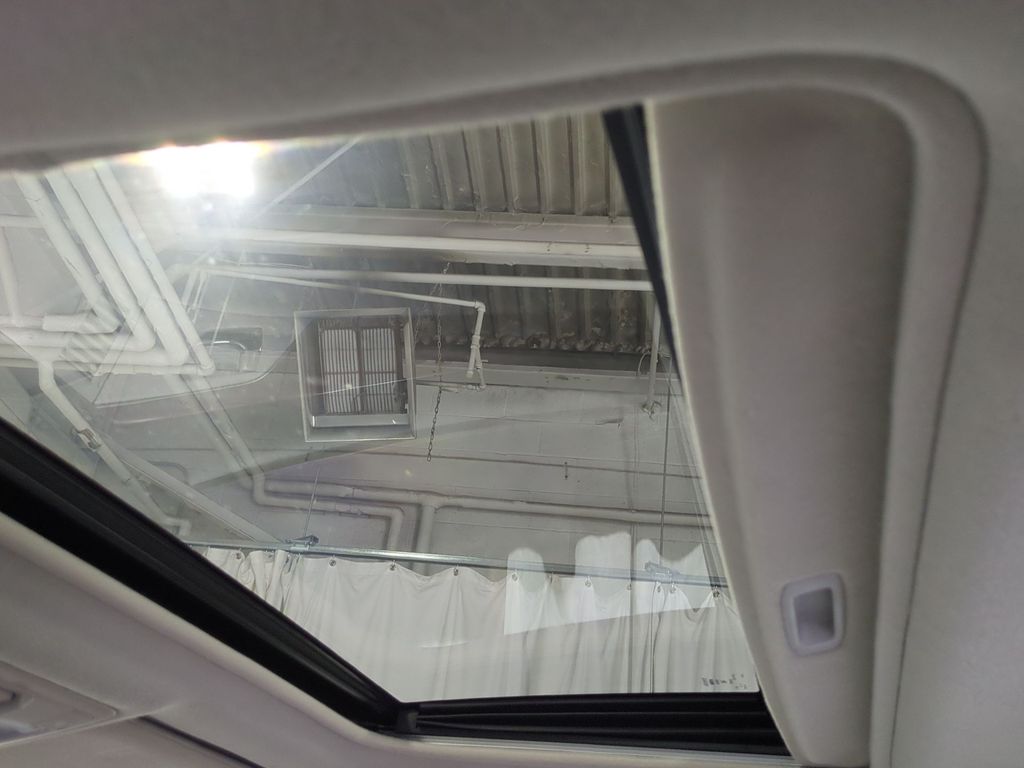Thumbnail: 2011 Toyota Avalon - 28