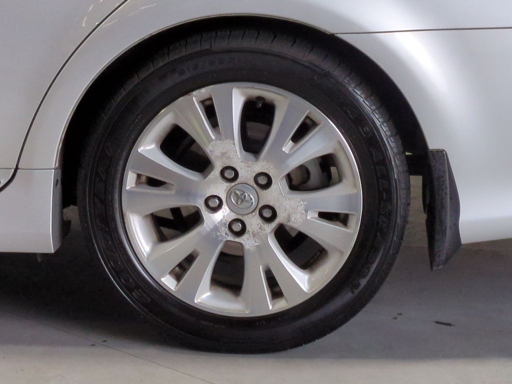 Thumbnail: 2011 Toyota Avalon - 7
