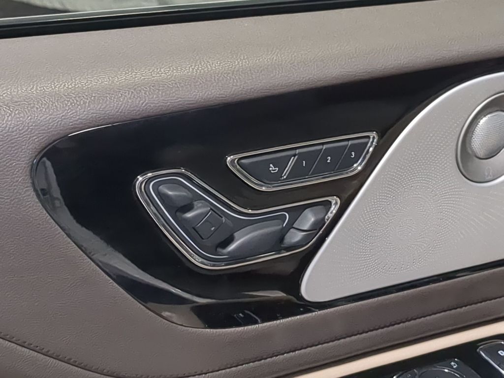 Thumbnail: 2021 Lincoln Aviator - 25