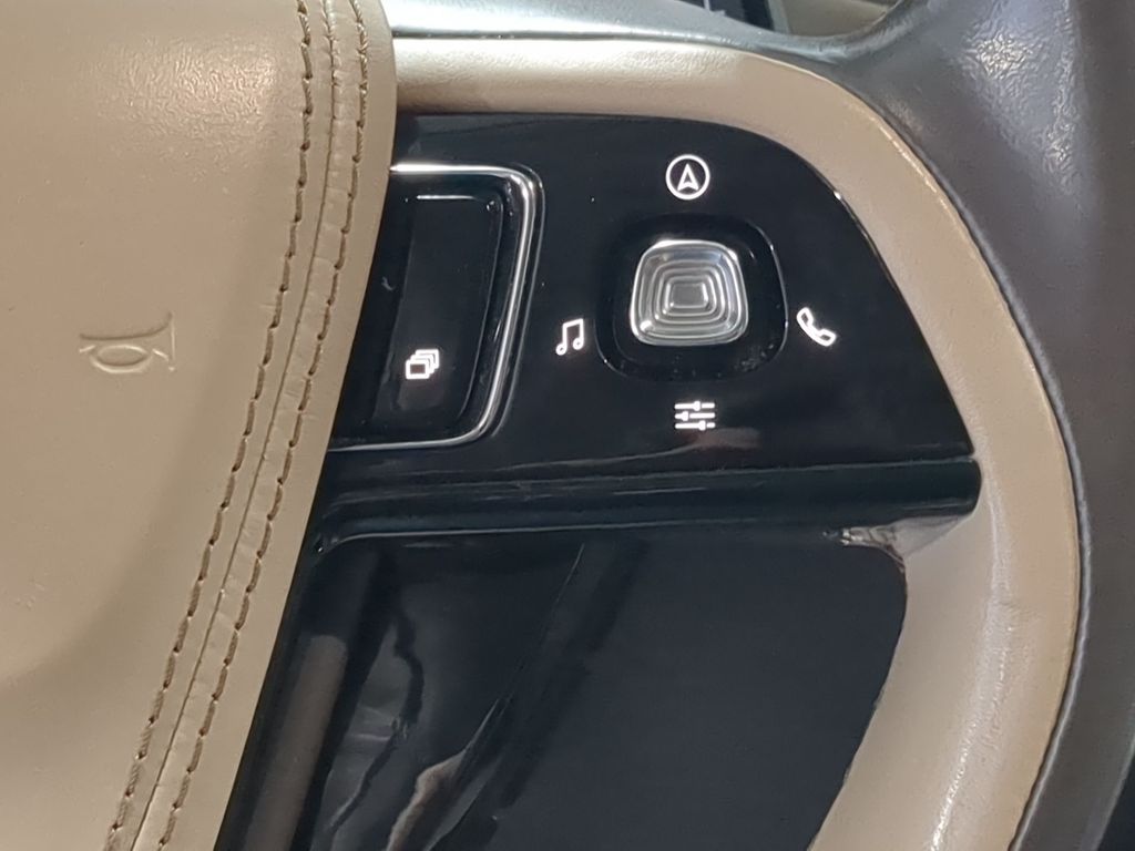 Thumbnail: 2021 Lincoln Aviator - 29