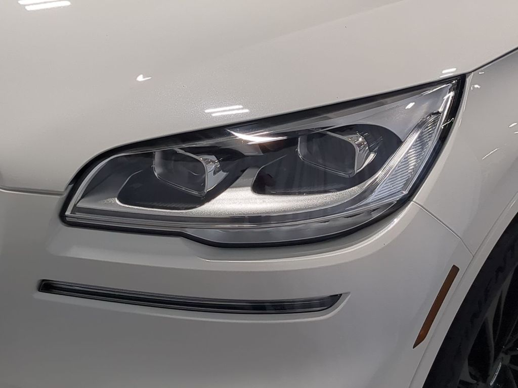 Thumbnail: 2021 Lincoln Aviator - 23