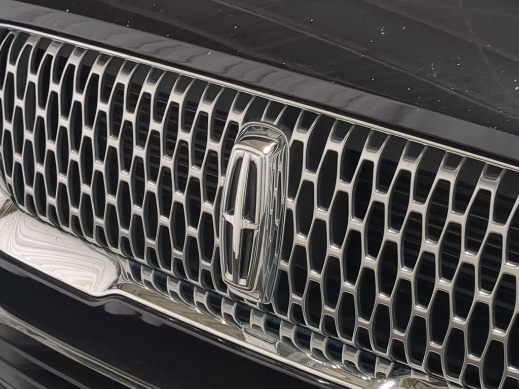 Thumbnail: 2021 Lincoln Corsair - 7
