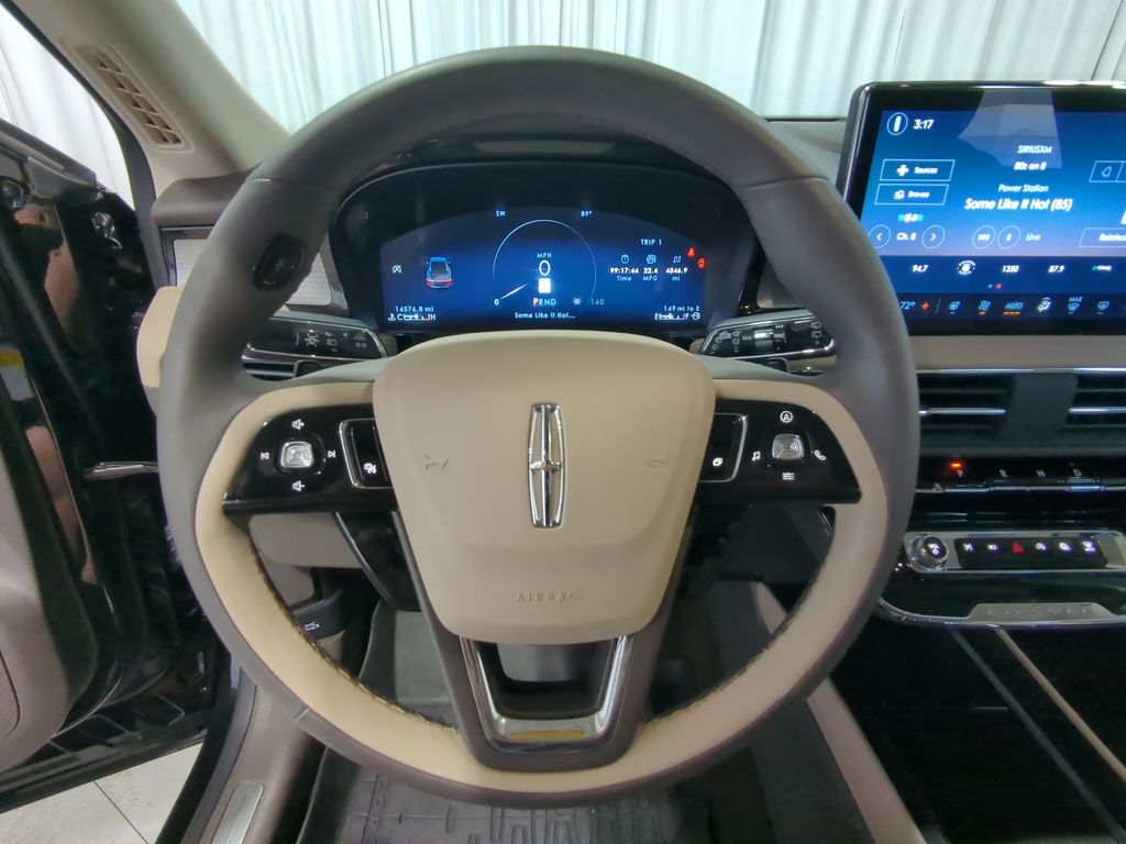 Thumbnail: 2023 Lincoln Corsair - 13