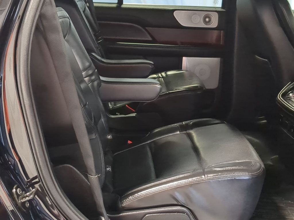 Thumbnail: 2020 Lincoln Navigator - 26