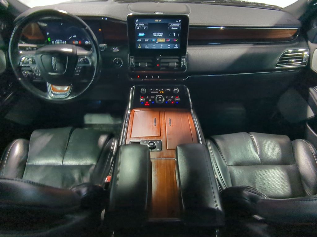 Thumbnail: 2020 Lincoln Navigator - 9