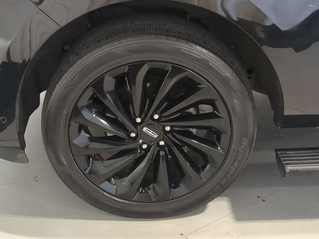 Thumbnail: 2020 Lincoln Navigator - 8