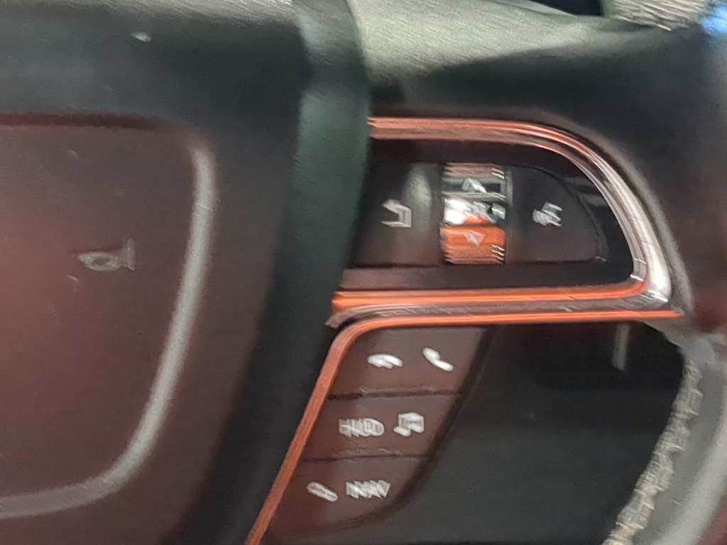 Thumbnail: 2020 Lincoln Navigator - 28