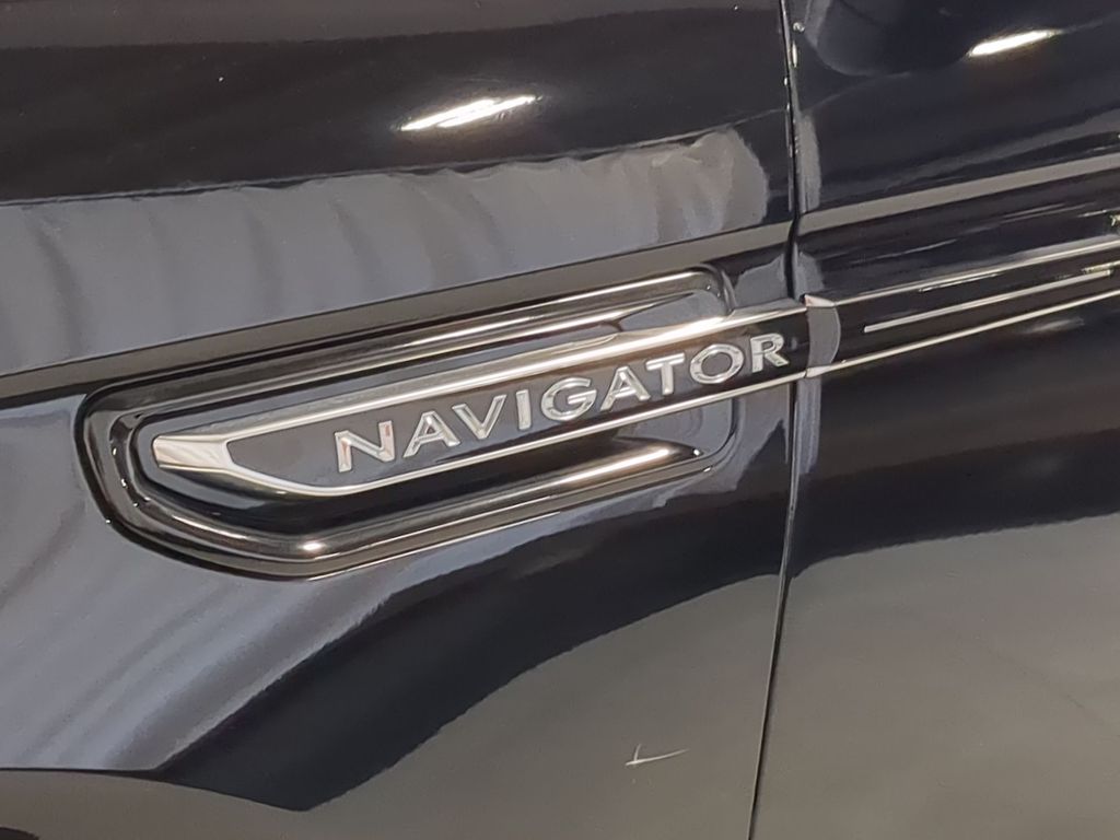 Thumbnail: 2020 Lincoln Navigator - 23