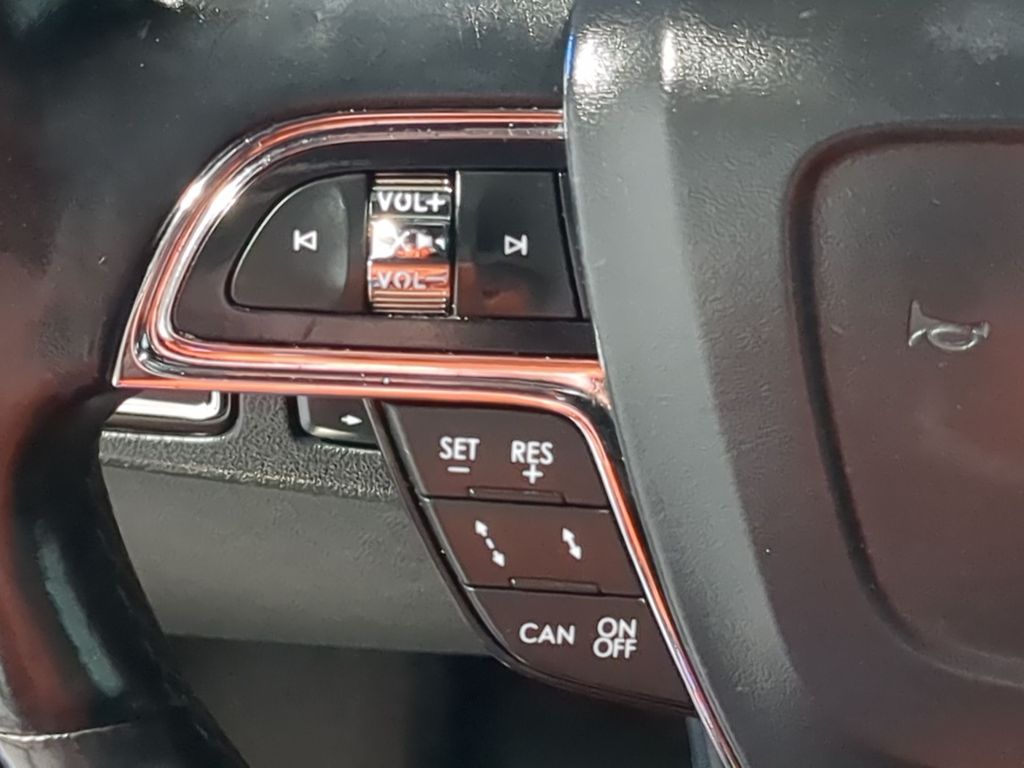 Thumbnail: 2020 Lincoln Navigator - 27