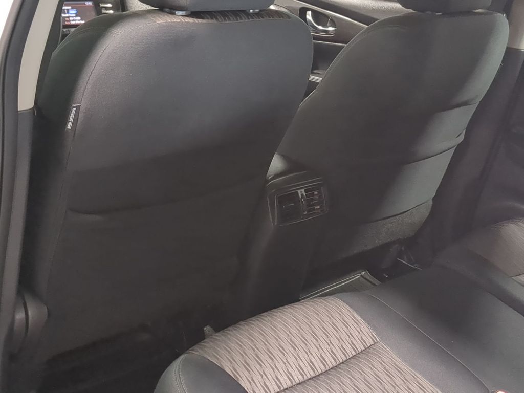 Thumbnail: 2017 Nissan Rogue - 26