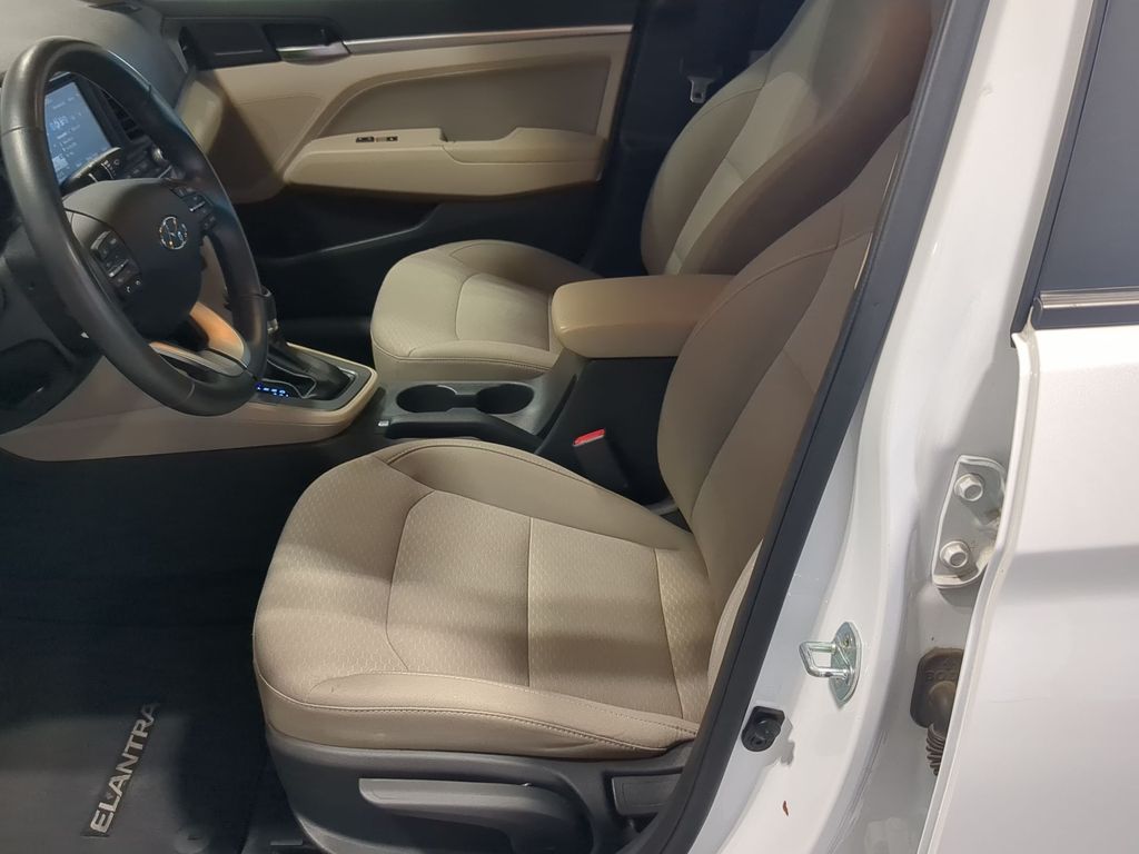 Thumbnail: 2020 Hyundai Elantra - 10