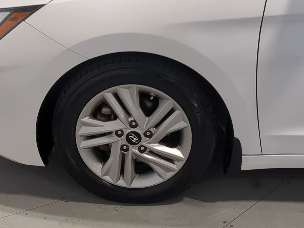 Thumbnail: 2020 Hyundai Elantra - 8