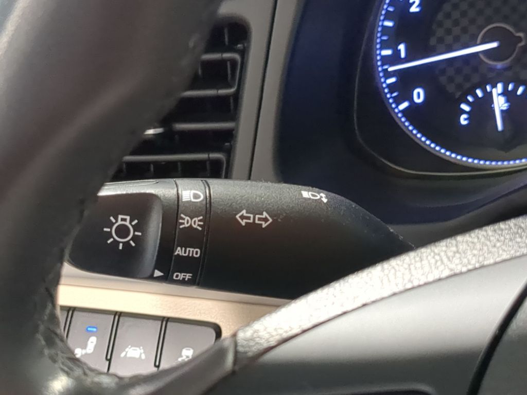 Thumbnail: 2020 Hyundai Elantra - 33