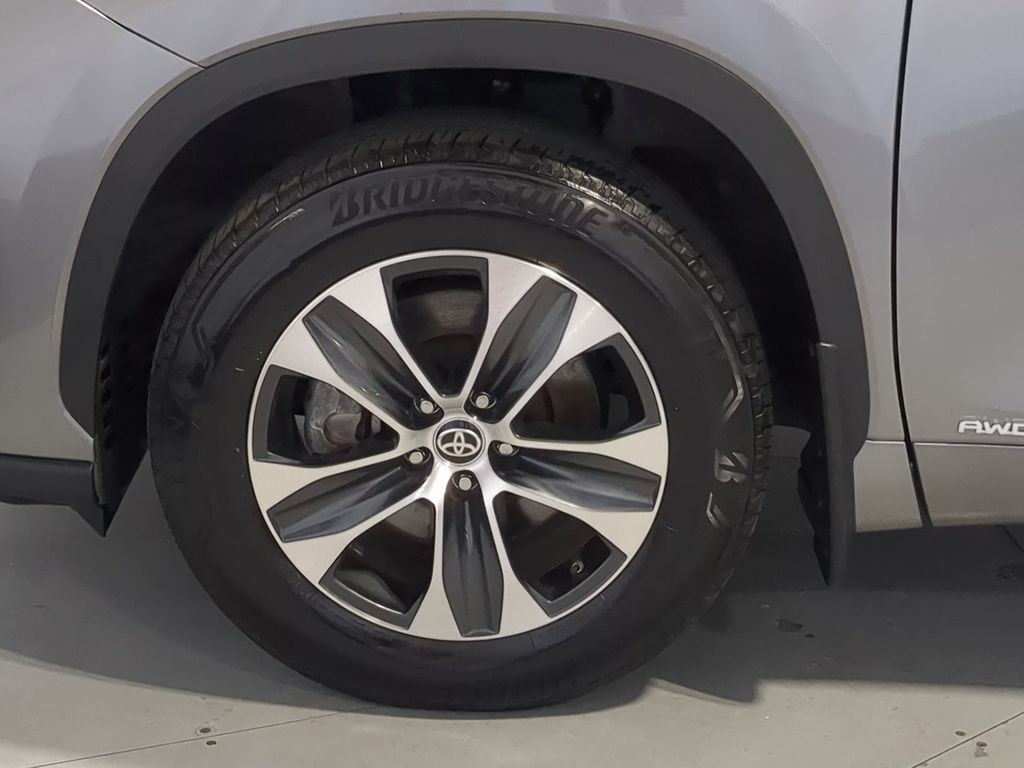 Thumbnail: 2025 Toyota Highlander - 8