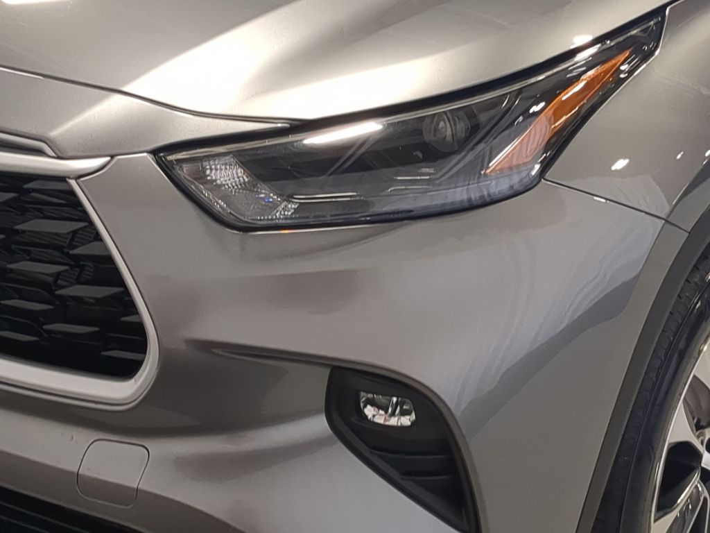 Thumbnail: 2025 Toyota Highlander - 23