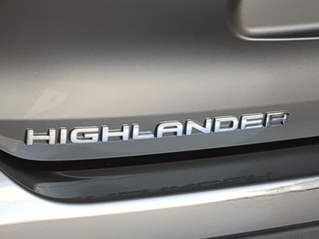 Thumbnail: 2025 Toyota Highlander - 24