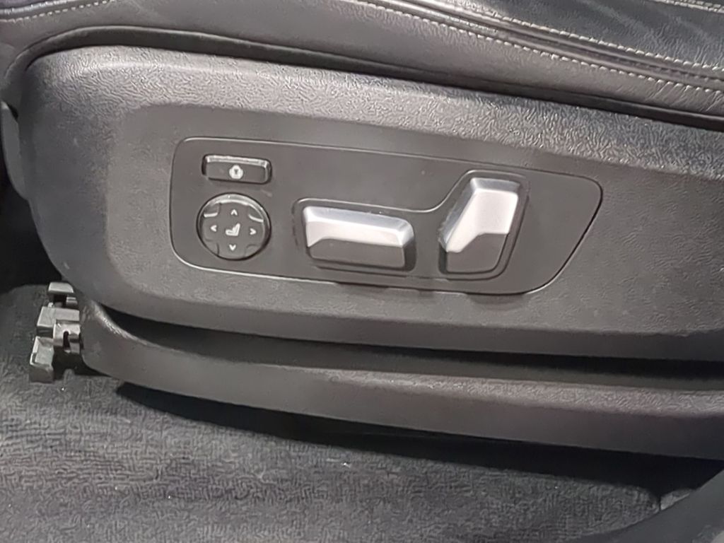 Thumbnail: 2021 BMW X5 - 26
