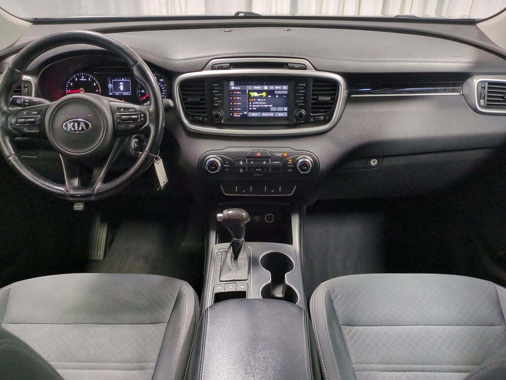 2017 Kia Sorento LX 9