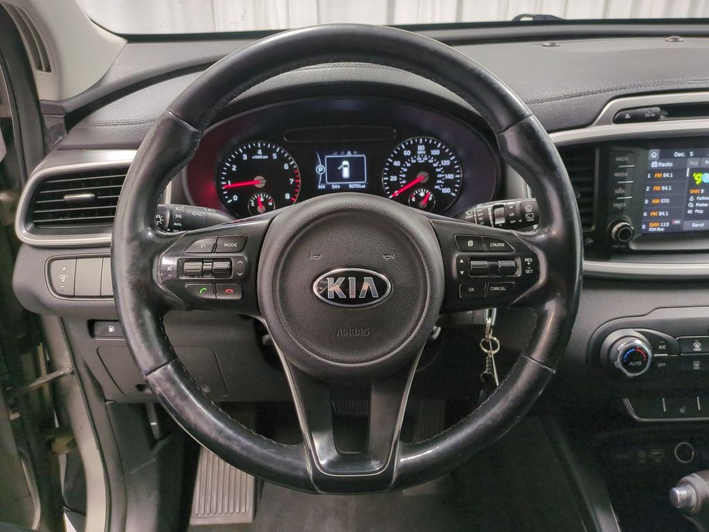 2017 Kia Sorento LX 13